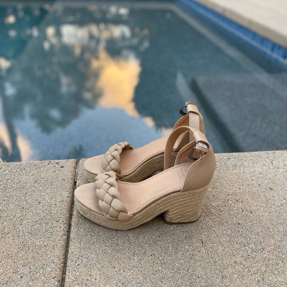 Oasis Society Tan Sandals Wedge Style